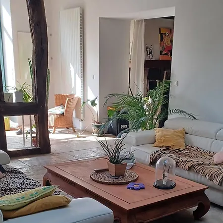 Johlie Bed & Breakfast