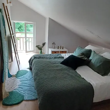 Johlie Bed & Breakfast *